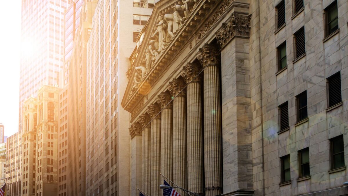 Stocks Pressured as Higher Crude Price Boosts T-Note Yields