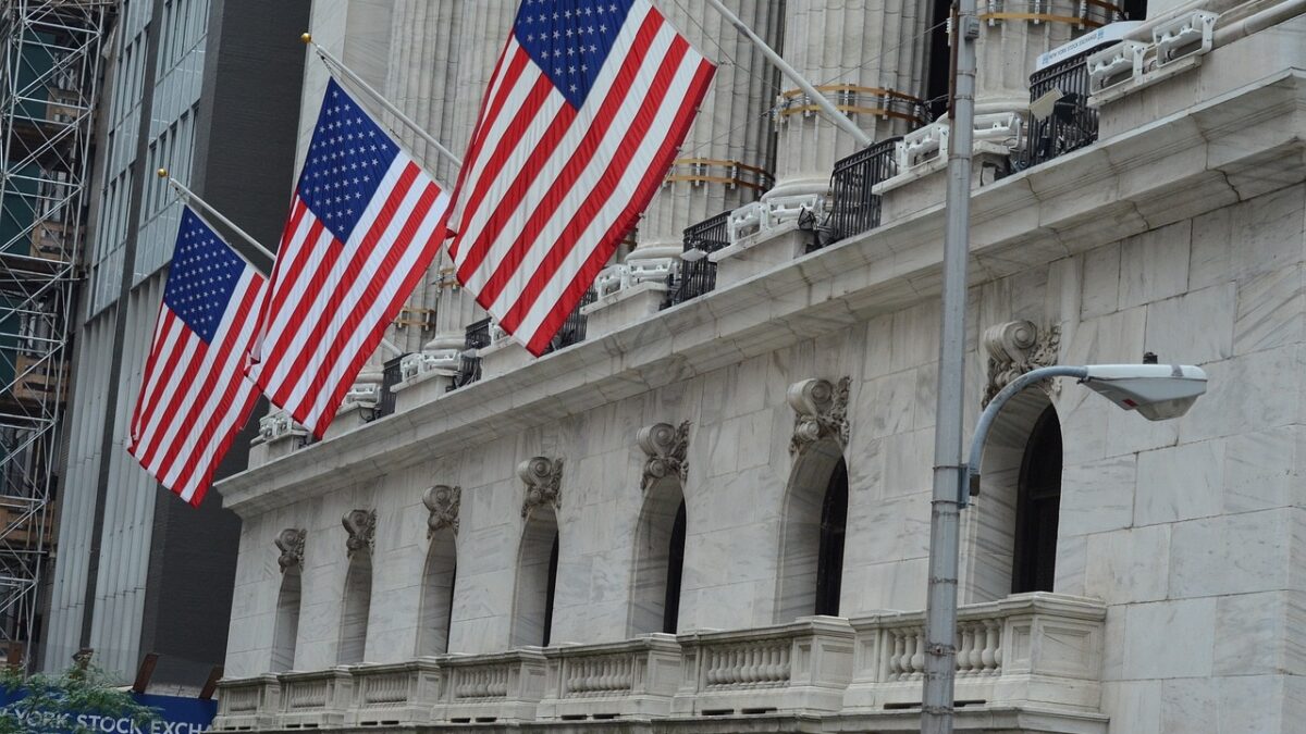 Stocks Settle Higher as Crude Prices Fall on US-Iran Deal Hopes